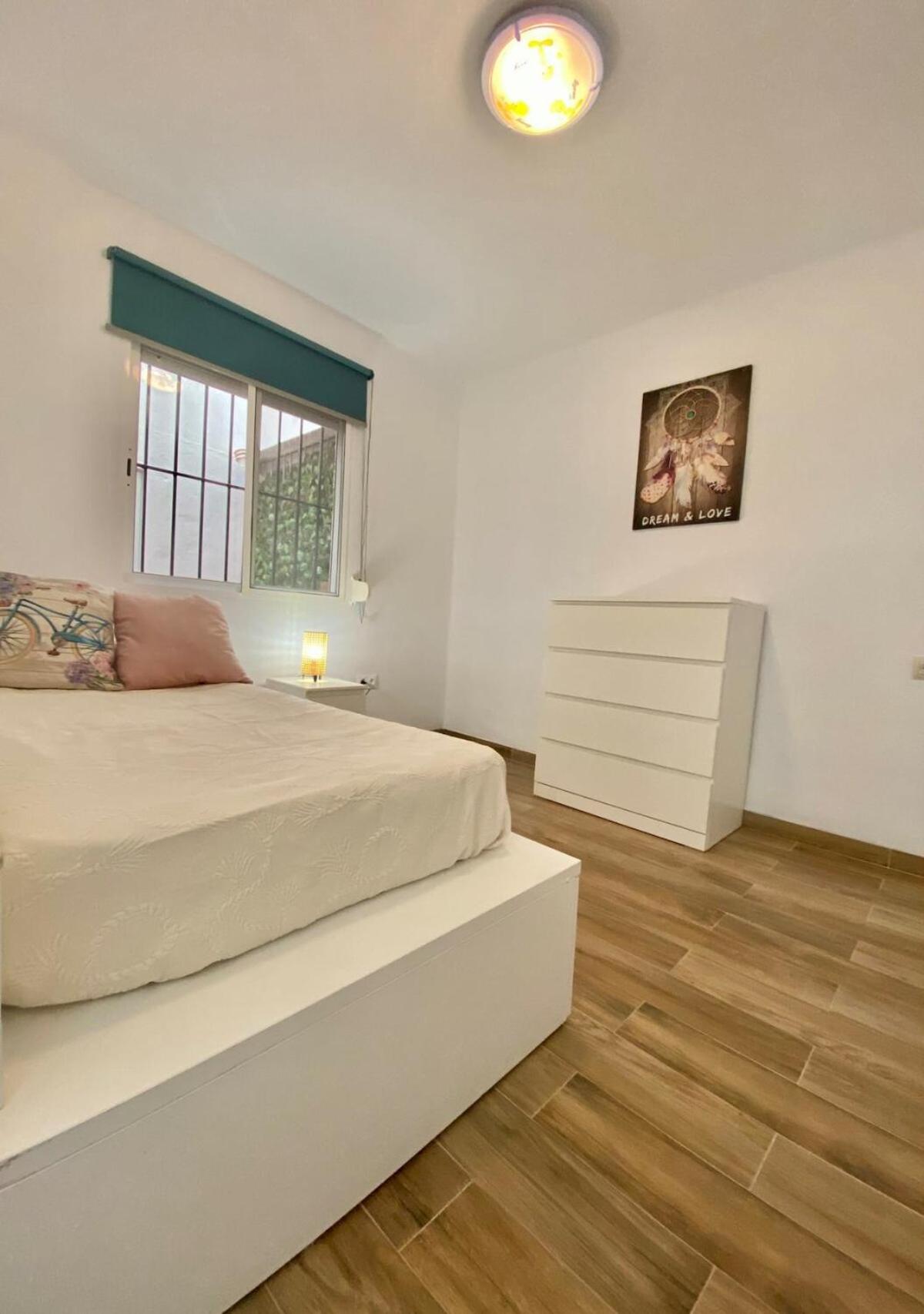 Shr042 Centrico Apartamento De Tres Habitaciones Нерха Екстериор снимка
